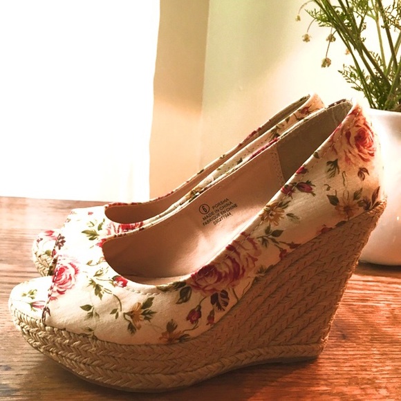 Floral print wedge shoes - Picture 4 of 8